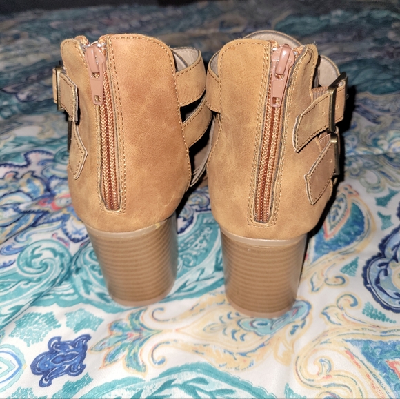 Rue21 etc. Size 8.5 wedge heels - Picture 5 of 5